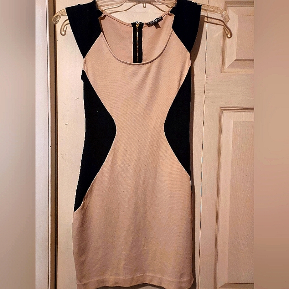 Express Womans 0 Beige Black Colorblock Sleeveless Bodycon Dress Office Siren